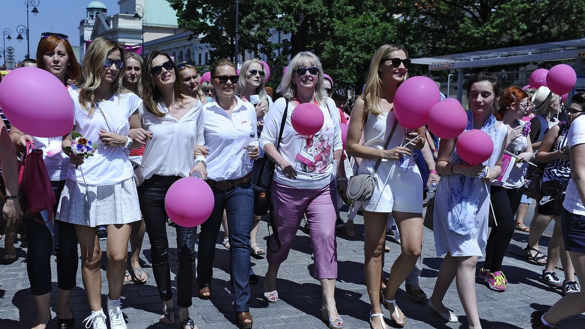 Marsz różowej wstążki AVON 2015
Fotografia: AKPA