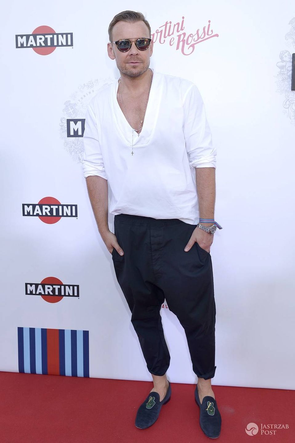Dawid Woliński projektuje kurtkę bomberkę dla Martini (fot. AKPA)