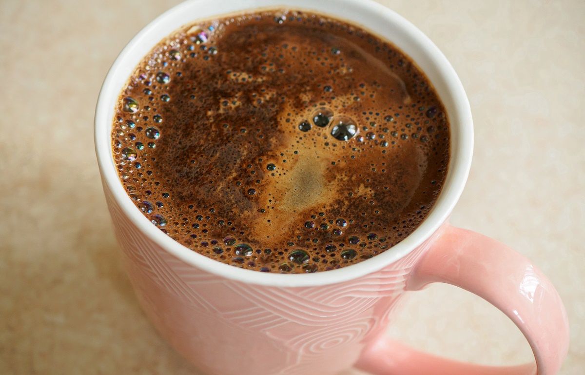 Why you should brush your teeth before your morning coffee