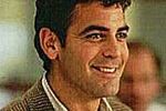 George Clooney - więcej kilogramów, zero włosów