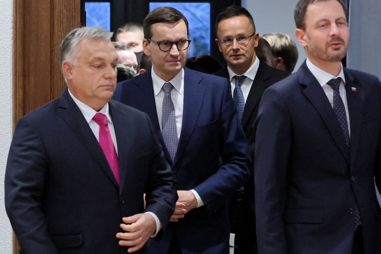 Mateusz Morawiecki i Viktor Orban podczas spotkania V4 w Budapeszcie w listopadzie 2021 r. 