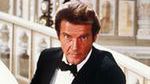 Roger Moore jako James Bond