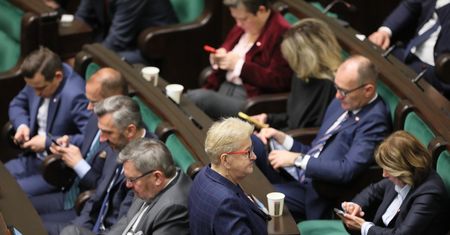 Stanęła tyłem do premiera. Ostentacyjne zachowanie w Sejmie