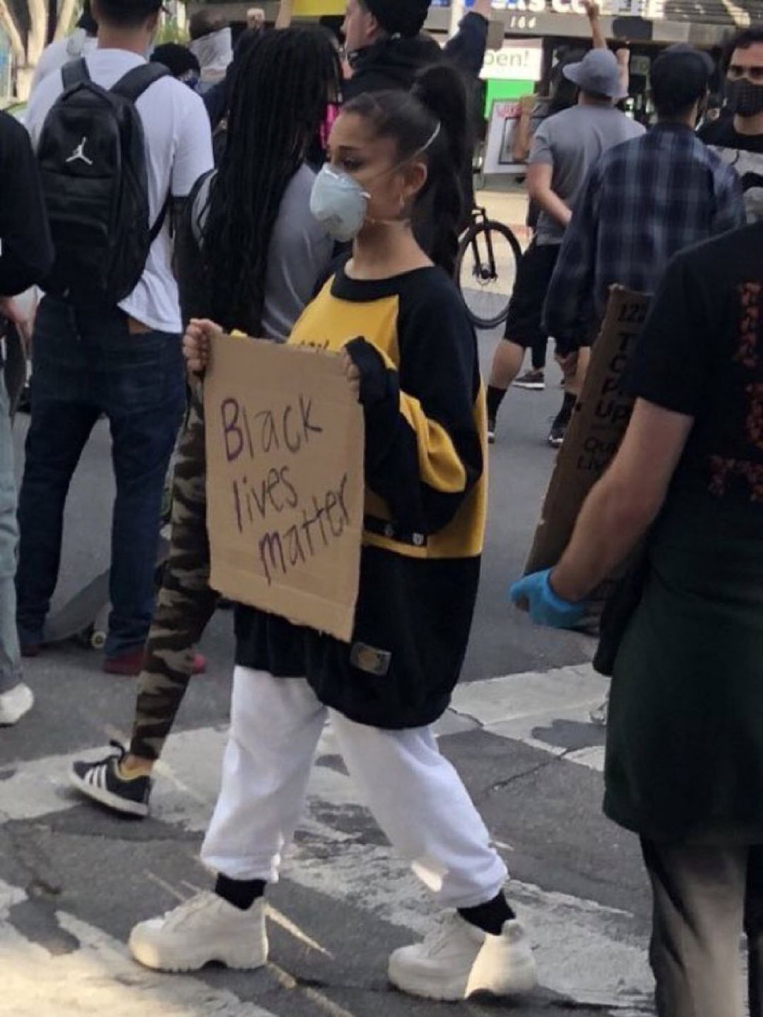 Ariana Grande protestuje na ulicach USA