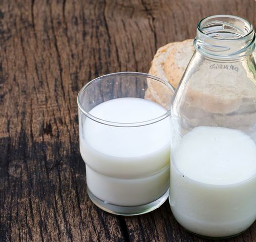Mleko pełnotłuste (3,7%)