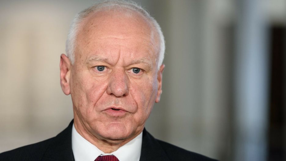 SLD przeciw ustawie dezubekizacyjnej04.10.2017, Warszawa,  Sejm, Konferencja prasowa SLD dotyczaca wejscia w zycie tzw ustawy dezubekizacyjnej obnizajacej emerytury funkcjonariuszom sluzb bezpieczenstwa PRL n/z byly szef WSI gen. Marek Dukaczewski Fot. Rafal Oleksiewicz/REPORTERRafal Oleksiewicz/REPORTER