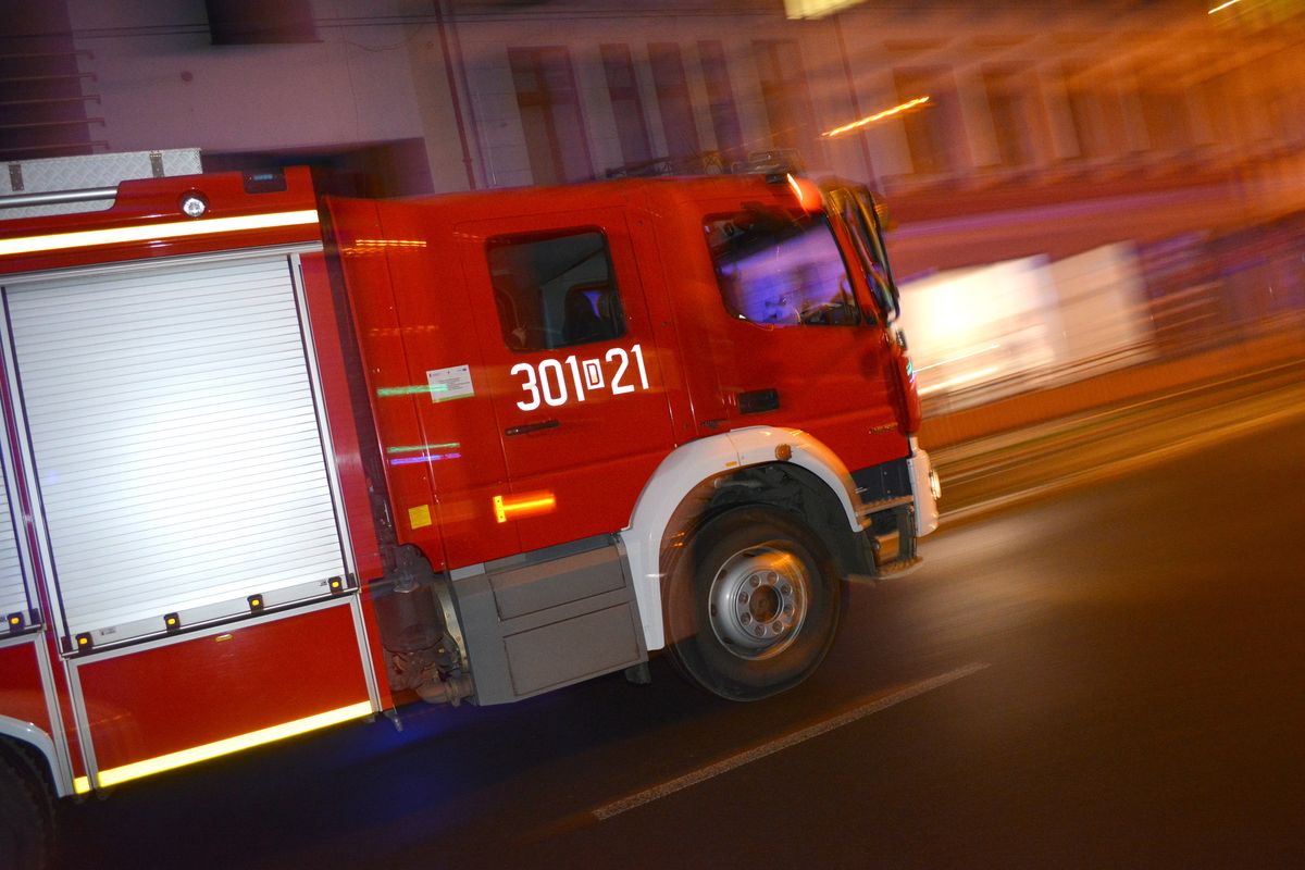 Warszawa. Groźny pożar na Gocławiu, ewakuowano ok. 40 osób