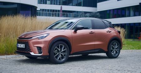 LBX to najmniejszy Lexus na rynku. Prawie 220 tys. zł za crossovera głównie do miasta