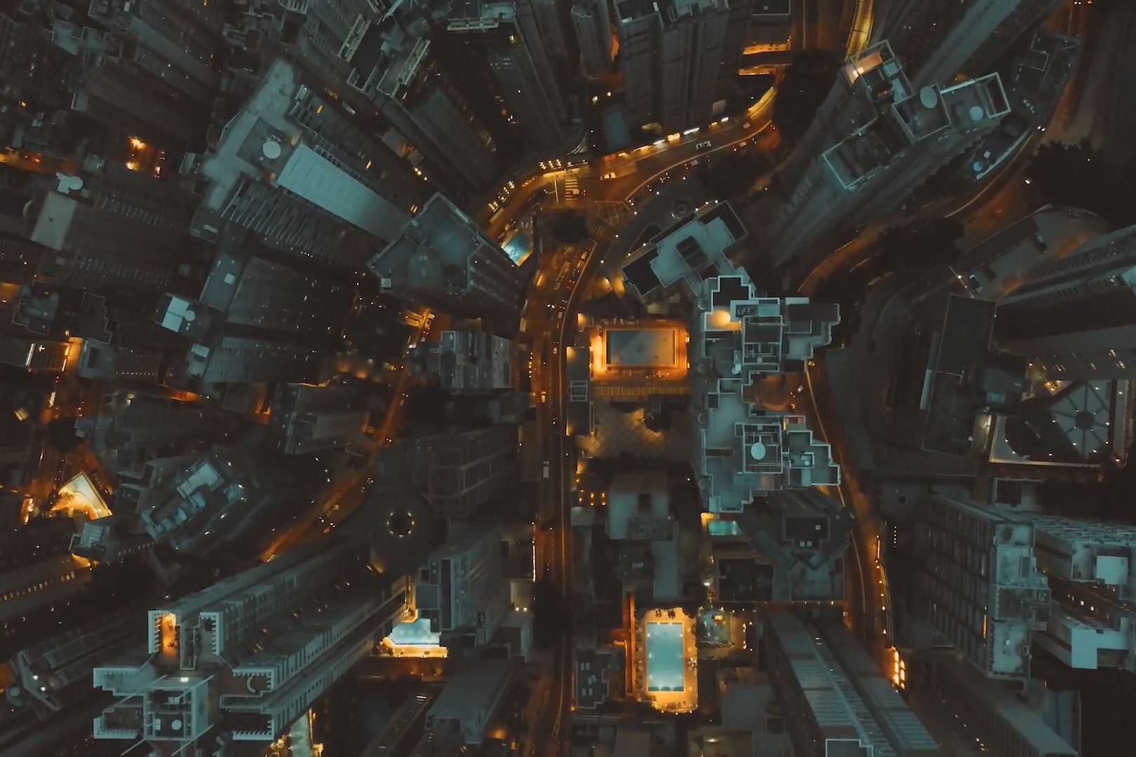 Świetny film, który zabierze was na ulice Hong Kongu 1