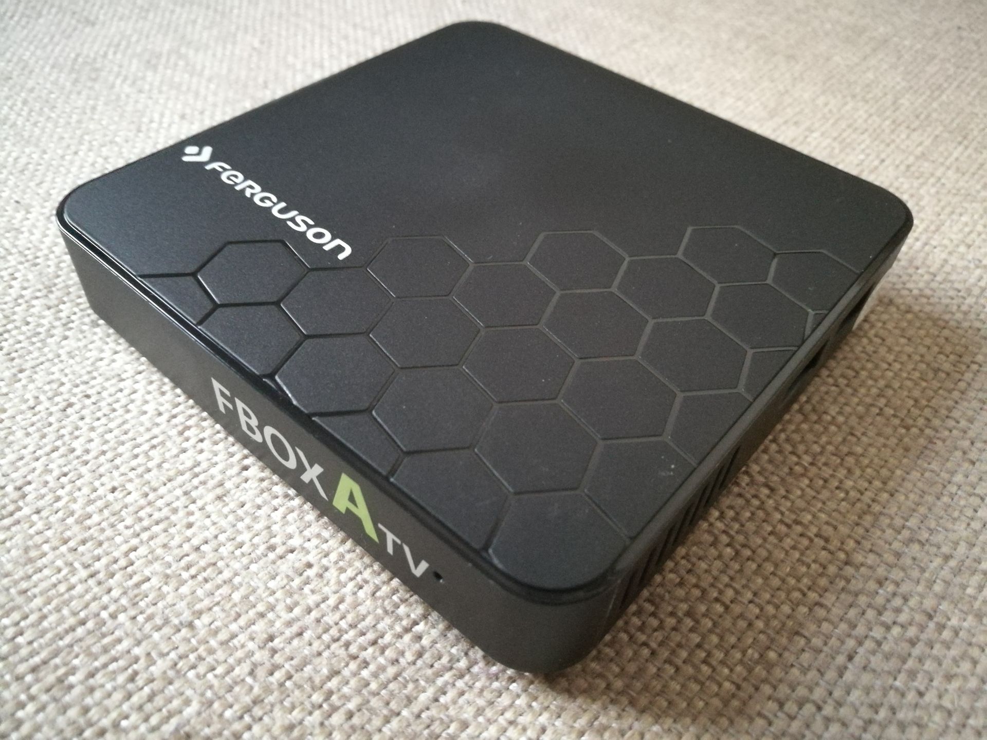 Ferguson FBOX ATV – niepozorny TV BOX z dwoma systemami 5