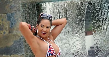 Jennifer Nicole Lee: ups, co za wpadka! Guru fitnessu zgubiła bikini!