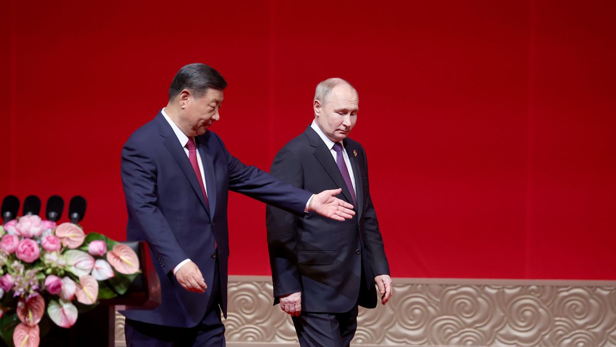 Russian President Vladimir Putin (R) and Chinese President Xi Jinping attend a concert marking the 75th anniversary of the establishment of diplomatic relations between Russia and China and opening of China-Russia Years of Culture at the National Centre for the Performing Arts in Beijing, China, 16 May 2024. The Russian President is on an official visit to China on 16 and 17 May. EPA/ALEXANDER RYUMIN / SPUTNIK / KREMLIN POOL MANDATORY CREDIT Dostawca: PAP/EPA.