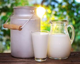 Mleko o obniżonej zawartości tłuszczu (2%) z dodatkiem odtłuszczonego mleka w proszku oraz witaminami A i D
