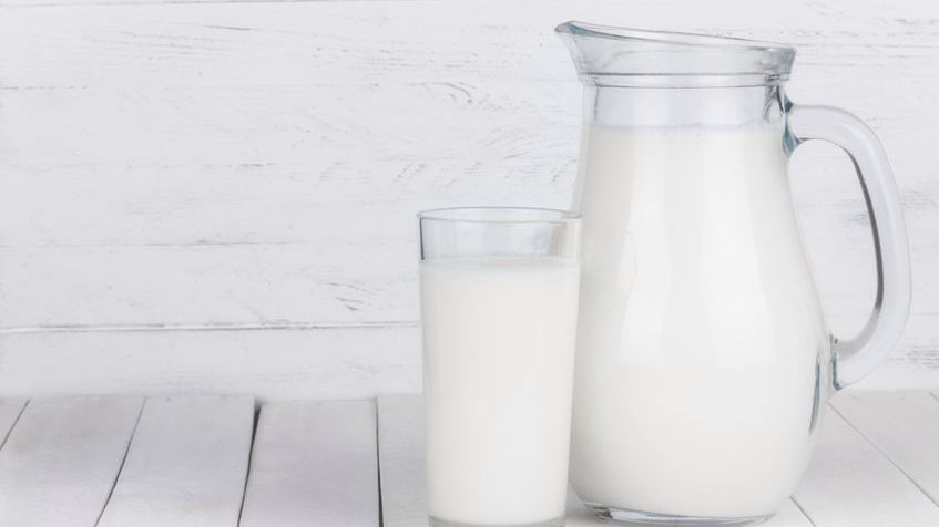 Mleko o obniżonej zawartości tłuszczu (2%) z dodatkiem protein oraz witaminami A i D