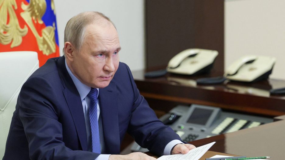 Russian President Vladimir Putin chairs a meeting on economic issues via a video link
epa11305913 Russian President Vladimir Putin chairs a meeting on economic issues via a video link at the Novo-Ogaryovo state residence outside Moscow, Russia, 27 April 2024.  EPA/GAVRIIL GRIGOROV / SPUTNIK / KREMLIN POOL 
Dostawca: PAP/EPA.
GAVRIIL GRIGOROV / SPUTNIK / KREMLIN POOL