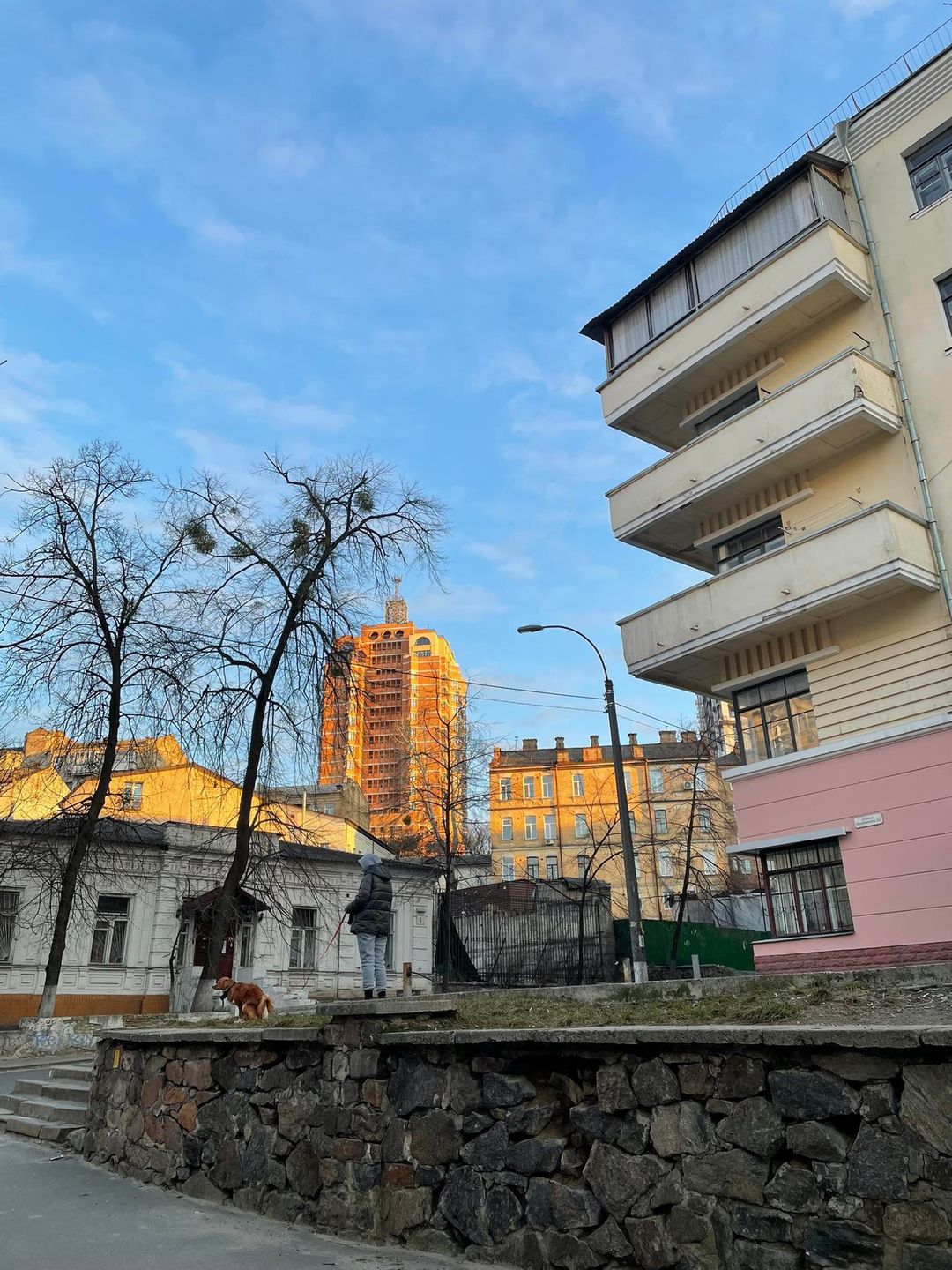 Opustoszałe ulice Kijowa
