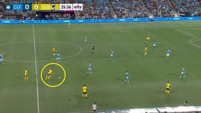 Ponad pół miliona wyświetleń. Wziął piłkę na połowie boiska i zrobił to [WIDEO]