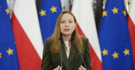 Burza po spotkaniu Hołowni. "Przełamywanie sekciarstwa"