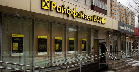 Media: austriacki bank zarabiał na rosyjskiej agresji w Ukrainie
