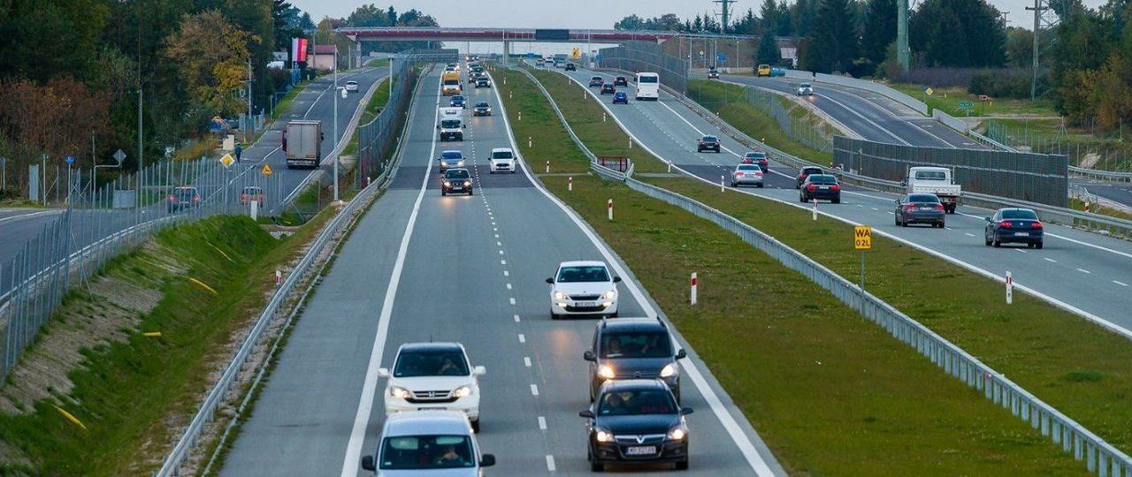 Przepisami w kierowców. 5 lat więzienia za przekroczenie prędkości i prowadzenie pojazdu w sposób brawurowy