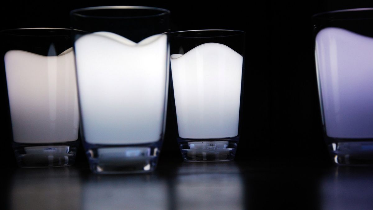 Mleko o niskiej zawartości tłuszczu (1%) z dodatkiem protein oraz witaminami A i D