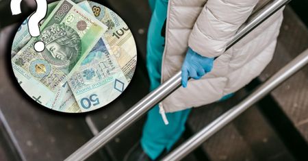 Nikt nie chce być na ich miejscu. Oto, ile zarabia salowa w Polsce