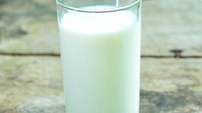 Mleko odtłuszczone z dodatkiem odtłuszczonego mleka w proszku oraz witaminami A i D