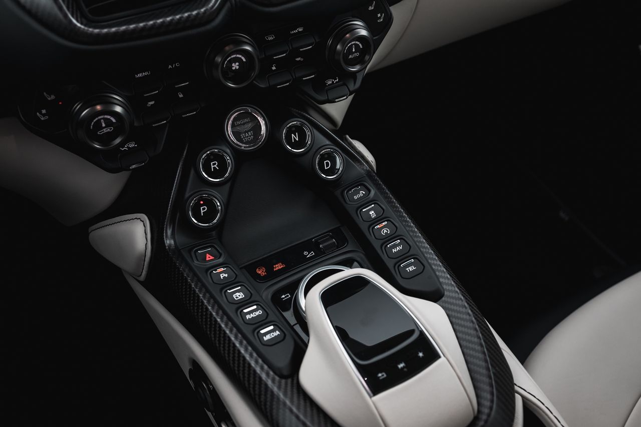 Aston Martin Vantage (2022)