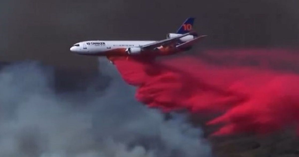 Red agent reducing the spread of fire.