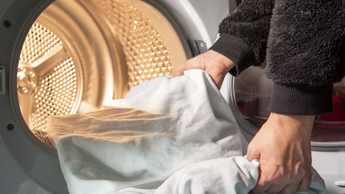 Jak wykorzystać wodę z suszarki do prania?