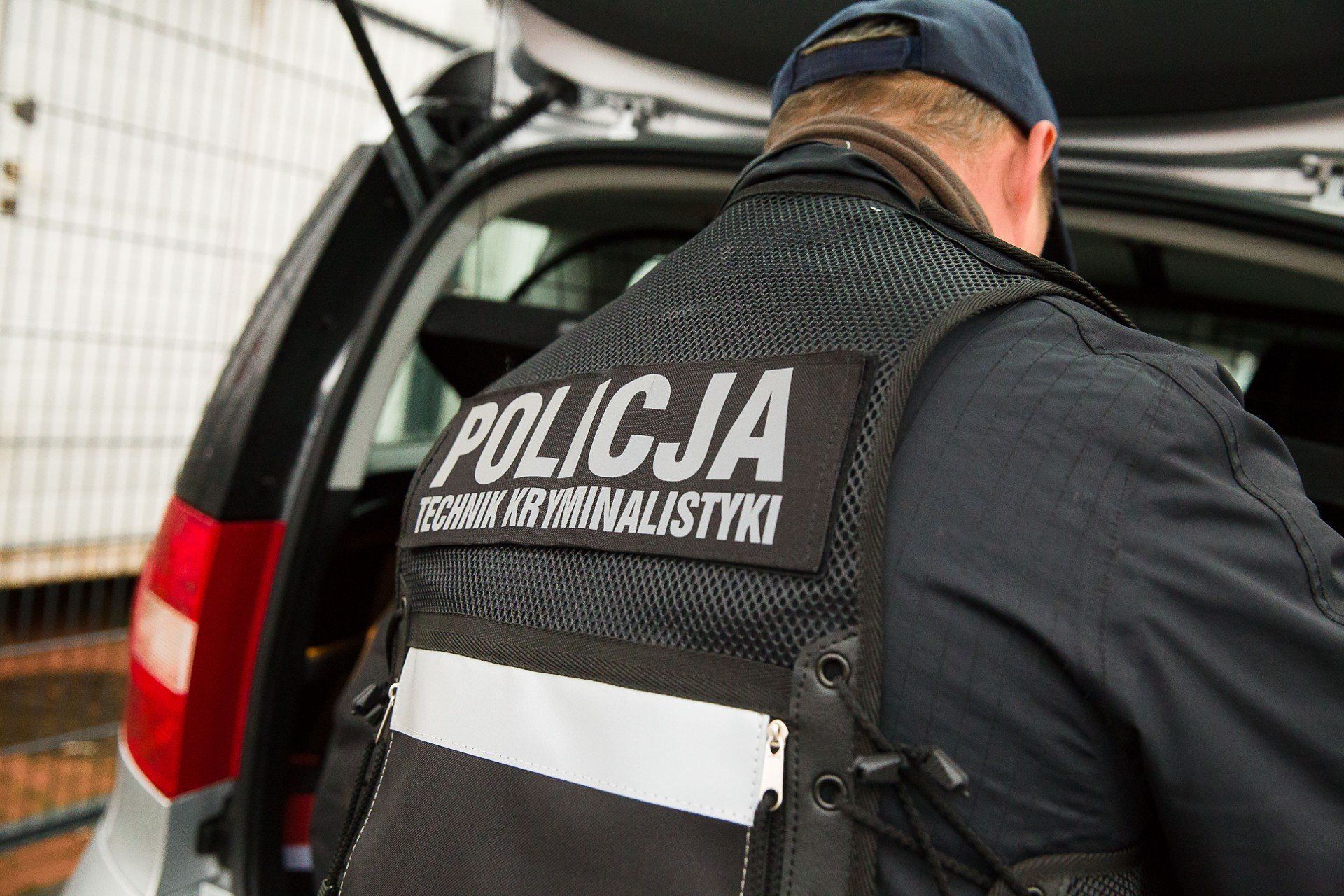 Makabryczne odkrycie pod Chojnowem. Ojciec i syn nie żyją. Prokuratura bada sprawę