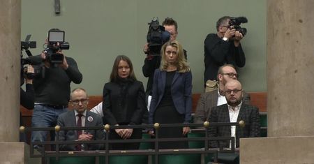 Żony Kamińskiego i Wąsika przyszły na posiedzenie Sejmu