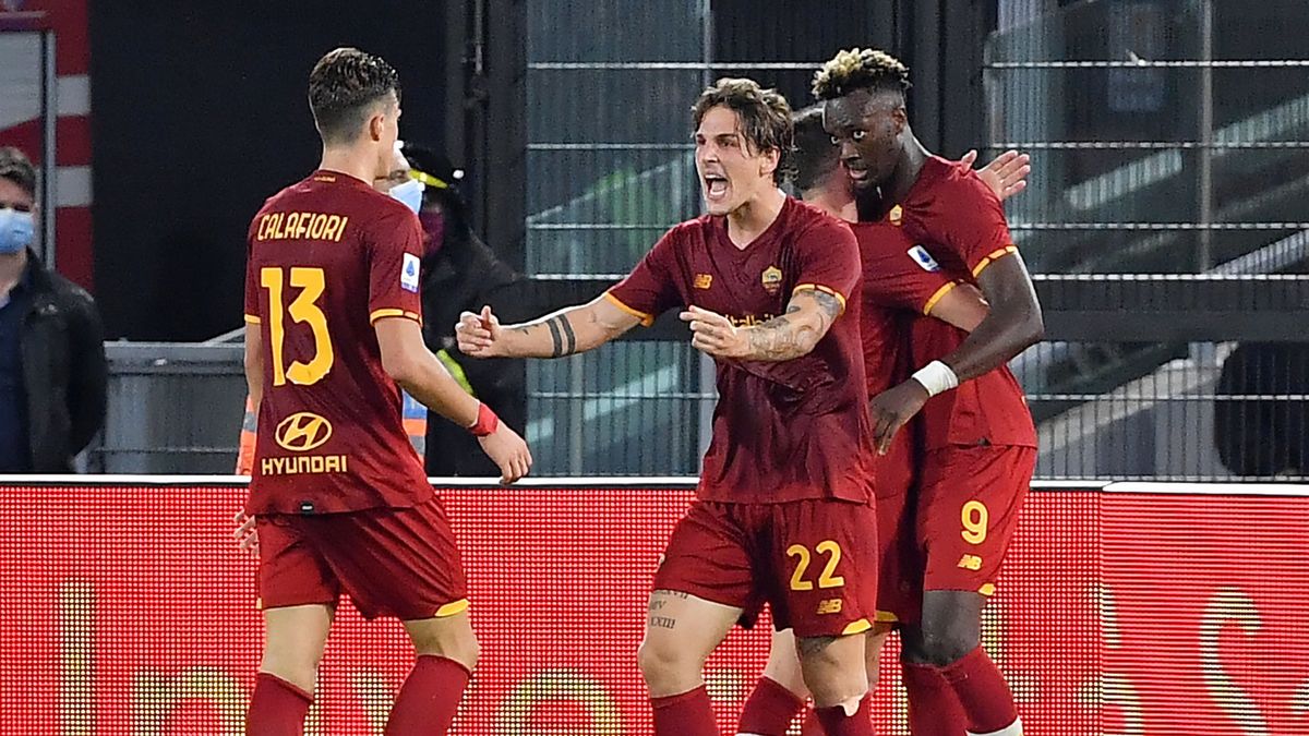 PAP/EPA / ETTORE FERRARI / Na zdjęciu: piłkarze AS Roma