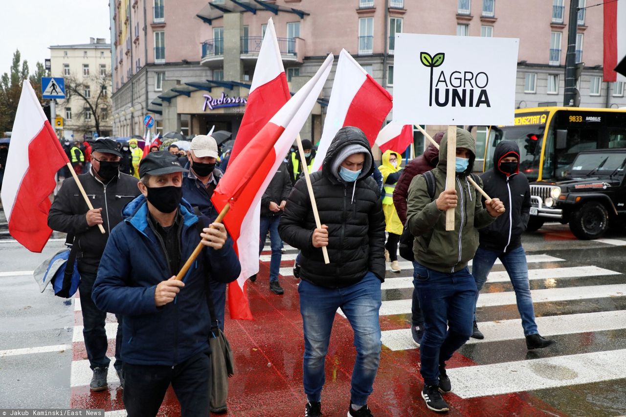 Warszawa. Protest rolników. Przedstawiciele Agrounii blokują stołeczne ulice