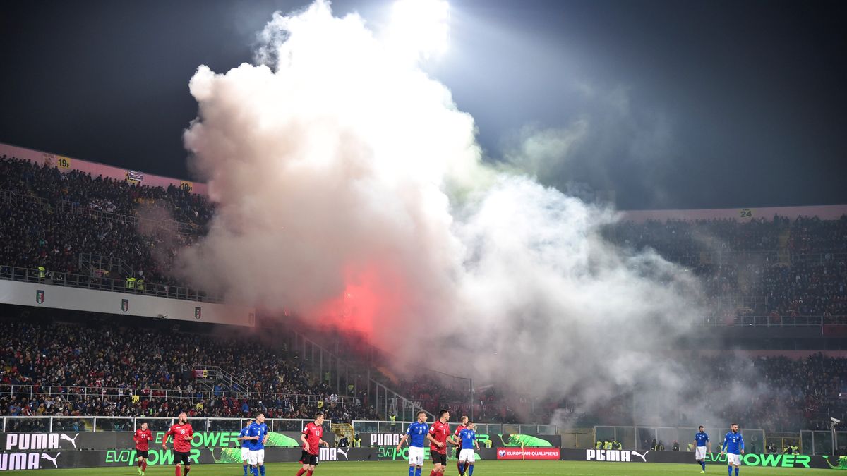 Zdjęcie okładkowe artykułu: Reuters / Alberto Lingria / Na zdjęciu: mecz reprezentacji Włoch