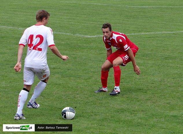 Sebastian Radzio (nr. 42) podczas meczu z Rakowem Częstochowa