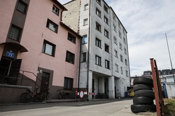 "Czuje się bezkarny". Postawił samowolę, zarabia krocie na czynszach