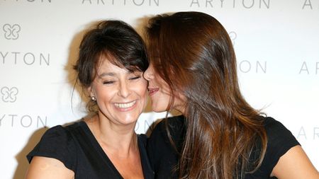 Podobna do sławnej mamy?