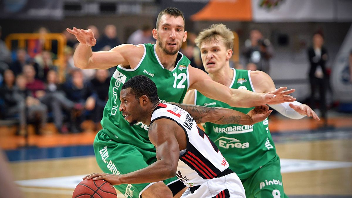 Zdjęcie okładkowe artykułu: Newspix / Przemek Gąbka / Na zdjęciu: koszykarze TBV Startu i Stelmetu BC