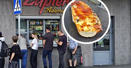 Skromne okienko i polski klasyk. Sprawdzamy fenomen zapiekanek ze Skawiny