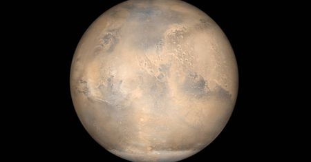 W zamierzchłej przeszłości Mars mógł być w całości pokryty oceanem