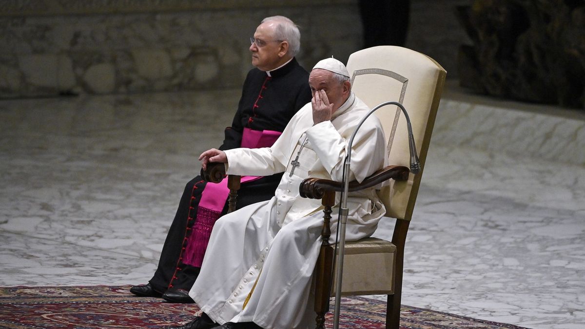 Papież Franciszek ksiadz kosciol