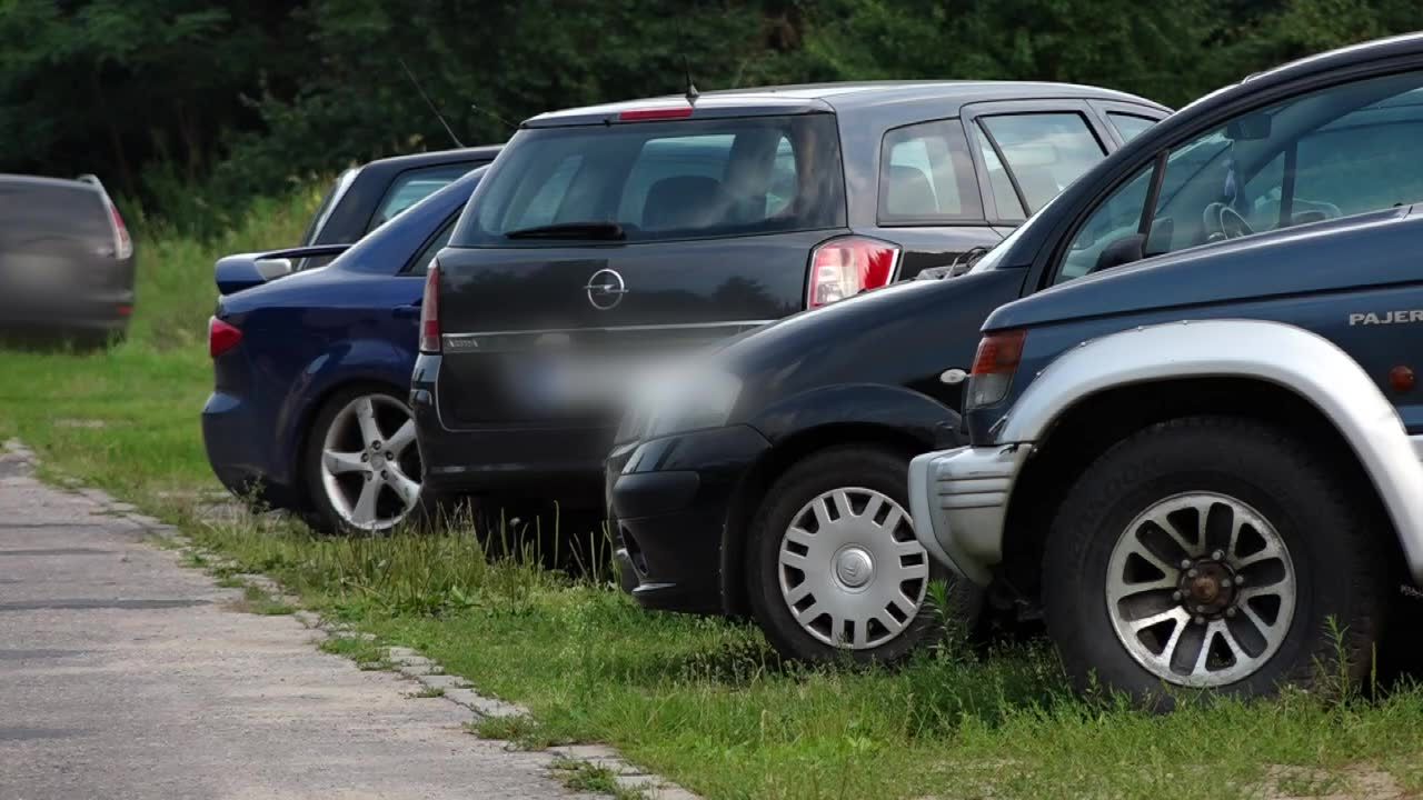 Taksówkarz uszkodził 8 samochodów w Brodnicy.