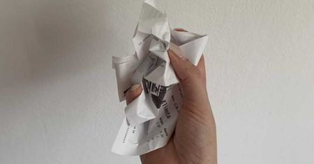 Zawsze wyrzucałam paragony do kosza na papier. Teraz wiem, że to błąd