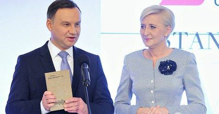 Agata Kornhauser-Duda zaliczyła wpadkę podczas ogłoszenia lektury Narodowego Czytania. Jak z niej wybrnęła?