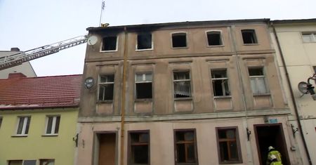 Wyskoczył z okna, by się ratować przed ogniem. Zmarł w szpitalu