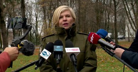 Straż Graniczna: Noc minęła spokojnie. Na granicy nadal koczuje do 800 osób.