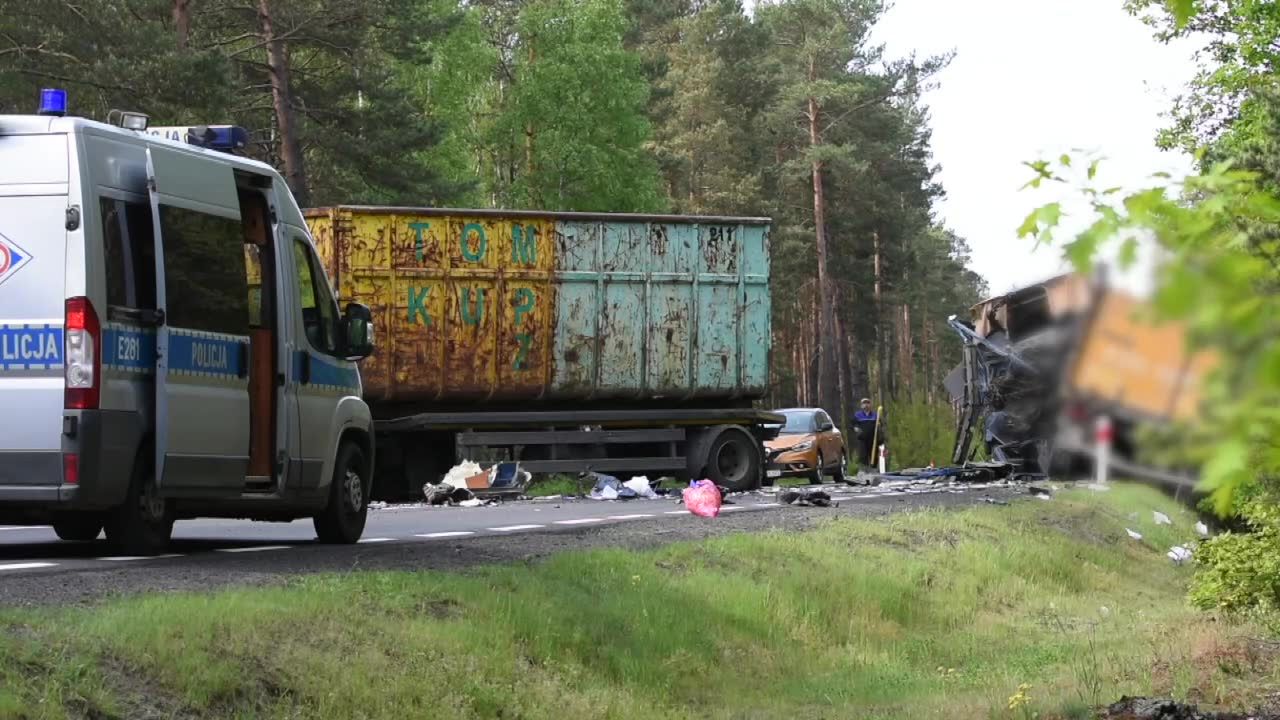 Zderzenie dwóch ciężarówek pod Zieloną Górą. Nie żyje kierowca jednej z nich