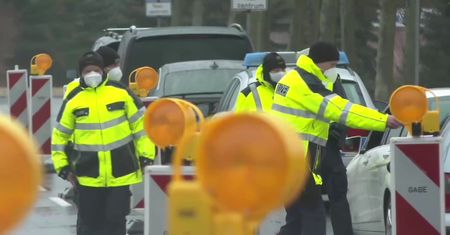 Niemcy otwierają punkt testów na COVID-19 na granicy z Polską w Lubieszynie.