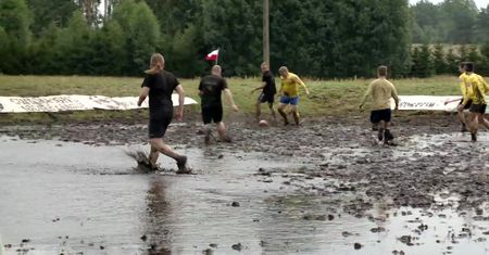 20 drużyn piłkarskich zmierzyło się w Korycinie w turnieju Błotnej Ligi Mistrzów